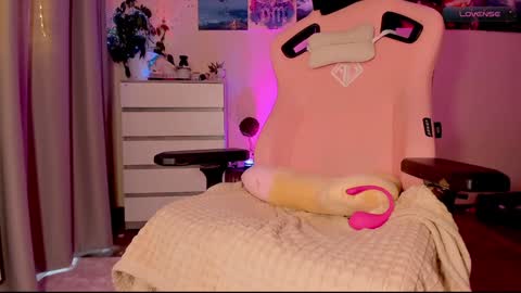 Enni online show from February 2025 01:53:02 PM