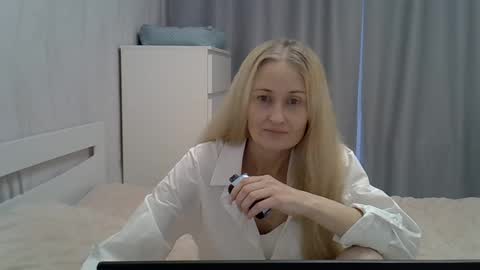 _xsharonx_ online show from January 2025 10:58:01 AM