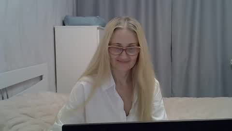 _xsharonx_ online show from January 2025 05:02:01 PM