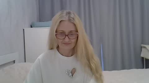 _xsharonx_ online show from February 2025 11:10:01 AM