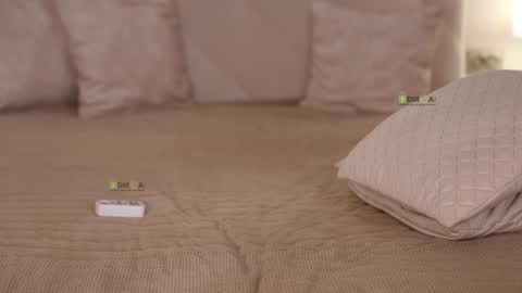 Snapshot of _your_angel chatting on December 2024 03:58:01 AM YOUR ANGEL online show from December 2024 03:58:01 AM