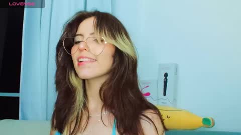 _yourcherrybomb online show from January 2025 01:21:01 AM