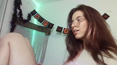 _yourcherrybomb online show from October 2025 01:28:01 AM