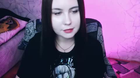 Mia online show from October 2025 07:36:02 PM