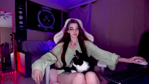 Roxy online show from December 2024 06:48:01 PM