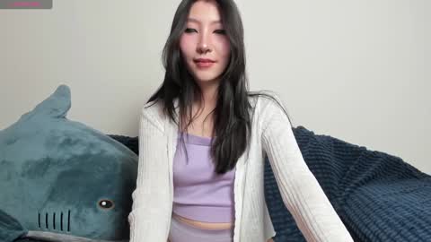 Mia online show from December 2024 04:38:01 PM