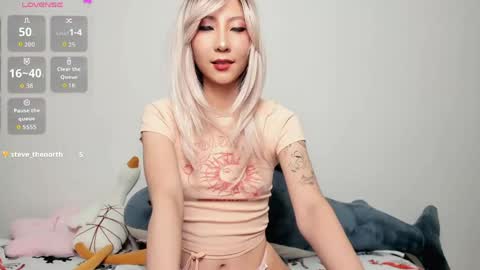 Snapshot of _yuriko chatting on May 2026 10:49:02 PM Mia online show from May 2026 10:49:02 PM
