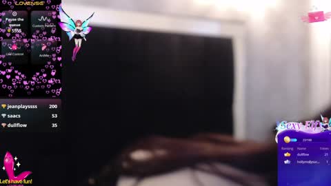 Yuyi online show from February 2025 05:50:01 PM