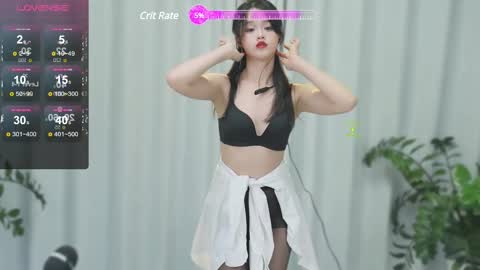 _zizi_ online show from February 2025 09:11:02 PM