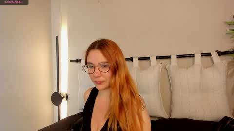 Snapshot of _zoe_3 chatting on June 2026 01:24:01 PM Zoe online show from June 2026 01:24:01 PM