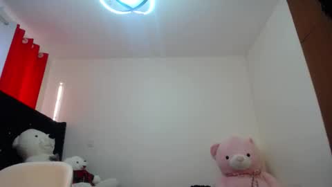 Zoilah online show from December 2024 03:05:01 PM