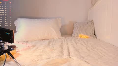 Snapshot of a1l3na_al3 chatting on September 2025 09:53:02 AM Alena online show from September 2025 09:53:02 AM