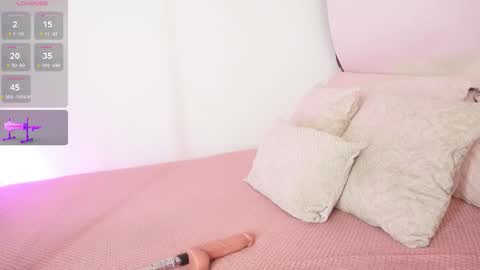 Alexandra  online show from November 2025 09:43:01 AM