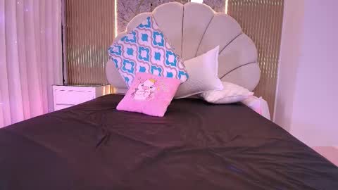 Aisha online show from November 2025 11:54:01 AM