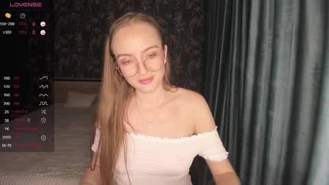 Adelina online show from March 2025 04:07:02 PM