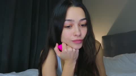 Mila and Jess online show from February 2025 01:10:02 PM