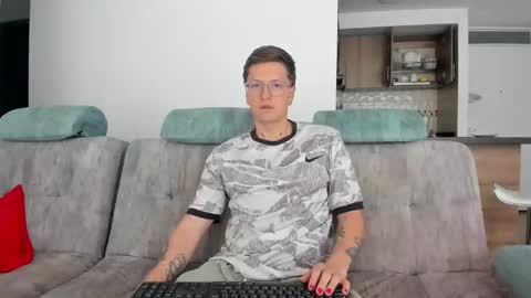 A Sexy Couple online show from January 2025 05:01:01 PM