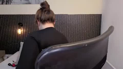 Abby Lee  online show from June 2026 06:33:01 PM