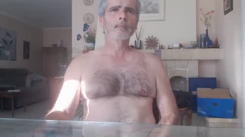 Aalex1717 online show from October 2025 01:56:01 PM