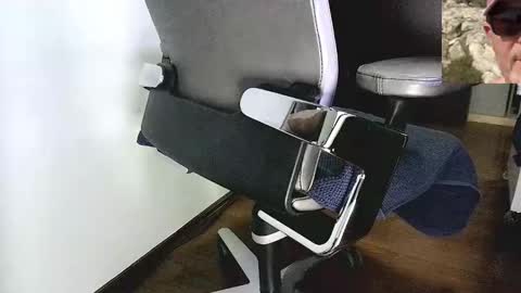 Aaron online show from March 2025 05:50:01 PM