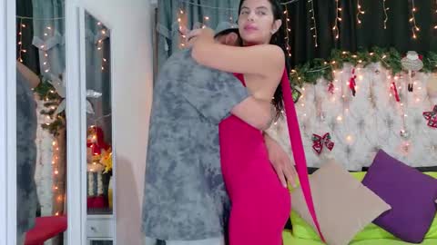 Snapshot of aaron_and_samanta chatting on December 2024 10:58:02 AM Aaron Samanta online show from December 2024 10:58:02 AM