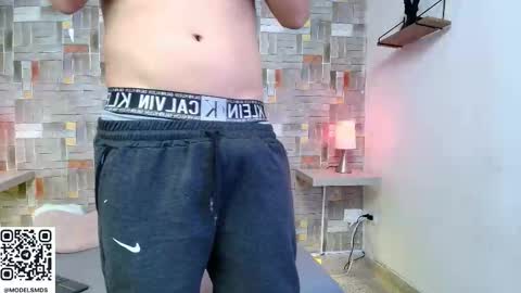 Aaron y Antonella online show from November 2025 09:02:02 PM