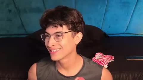 Aaron Ezequiel online show from January 2026 09:07:02 PM