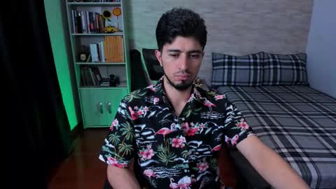 Aaron online show from September 2025 07:04:01 PM