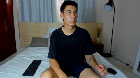 Snapshot of aaron_revolt chatting on July 2026 07:51:01 PM aaron_revolt online show from July 2026 07:51:01 PM