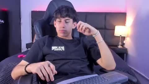 Aron online show from September 2025 06:24:02 PM