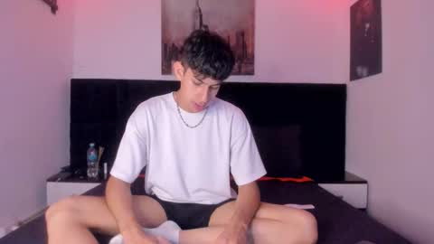 Aron online show from November 2025 07:27:01 PM