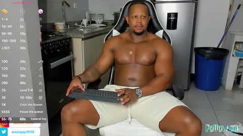 Aaron online show from October 2025 12:02:02 AM