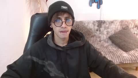 Snapshot of aaronbeer_ chatting on February 2026 11:14:02 AM Aaron online show from February 2026 11:14:02 AM