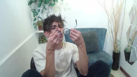 Snapshot of aaronbeer_ chatting on March 2026 01:06:02 PM Aaron online show from March 2026 01:06:02 PM