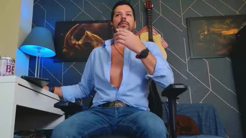 Aaron online show from October 2025 08:27:02 PM