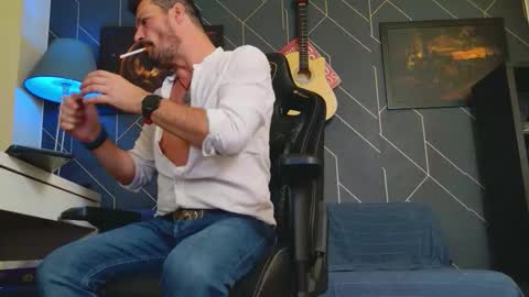 Aaron online show from October 2025 02:07:01 PM