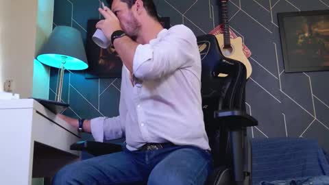 Aaron online show from February 2026 09:06:02 AM