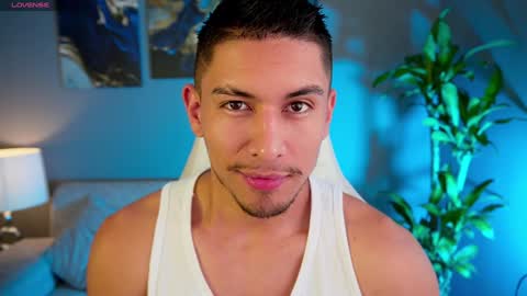 AARON  online show from January 2025 07:51:02 PM