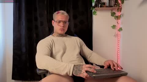 aaronsmith2_ online show from March 2026 06:51:01 PM