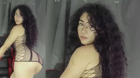 Snapshot of abbi_moon chatting on May 2026 09:22:01 PM Martina online show from May 2026 09:22:01 PM