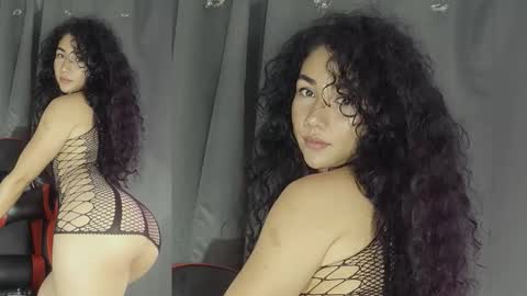 Snapshot of abbi_moon chatting on May 2026 11:05:01 AM Martina online show from May 2026 11:05:01 AM