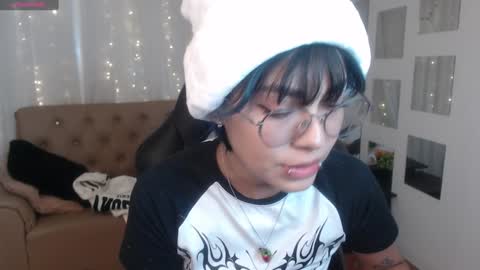 Snapshot of abbiross chatting on December 2024 07:43:01 PM Abbi online show from December 2024 07:43:01 PM