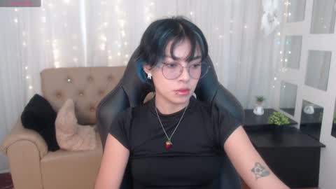 Snapshot of abbiross chatting on December 2024 06:59:01 PM Abbi online show from December 2024 06:59:01 PM