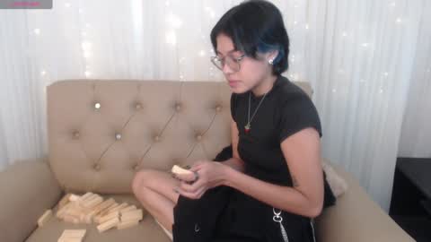 Snapshot of abbiross chatting on December 2024 10:04:01 PM Abbi online show from December 2024 10:04:01 PM