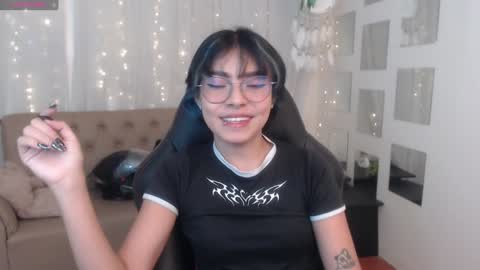 Snapshot of abbiross chatting on December 2024 07:00:02 PM Abbi online show from December 2024 07:00:02 PM