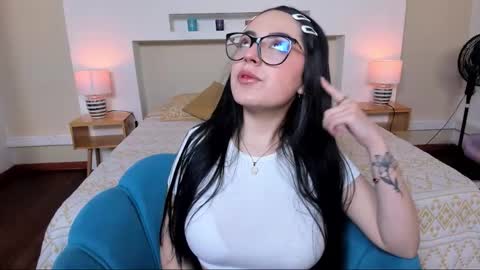 abby_braley online show from November 2025 03:38:02 PM