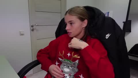 ABBY LAKER online show from December 2024 02:28:02 PM