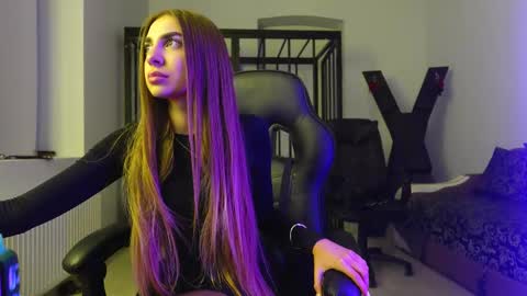 ABBY LAKER online show from September 2025 04:43:02 PM