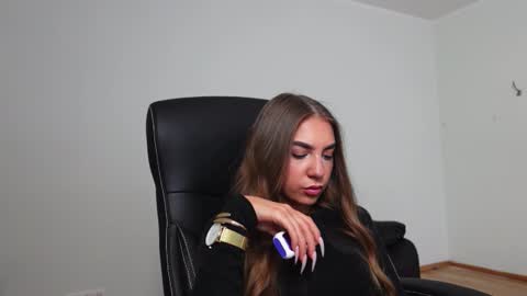 ABBY LAKER online show from October 2025 01:12:01 PM