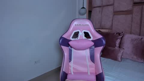 Snapshot of abby_roux chatting on January 2026 03:54:01 AM Abby Roux online show from January 2026 03:54:01 AM